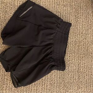 Lululemon hotty hot high rise lines short 4”